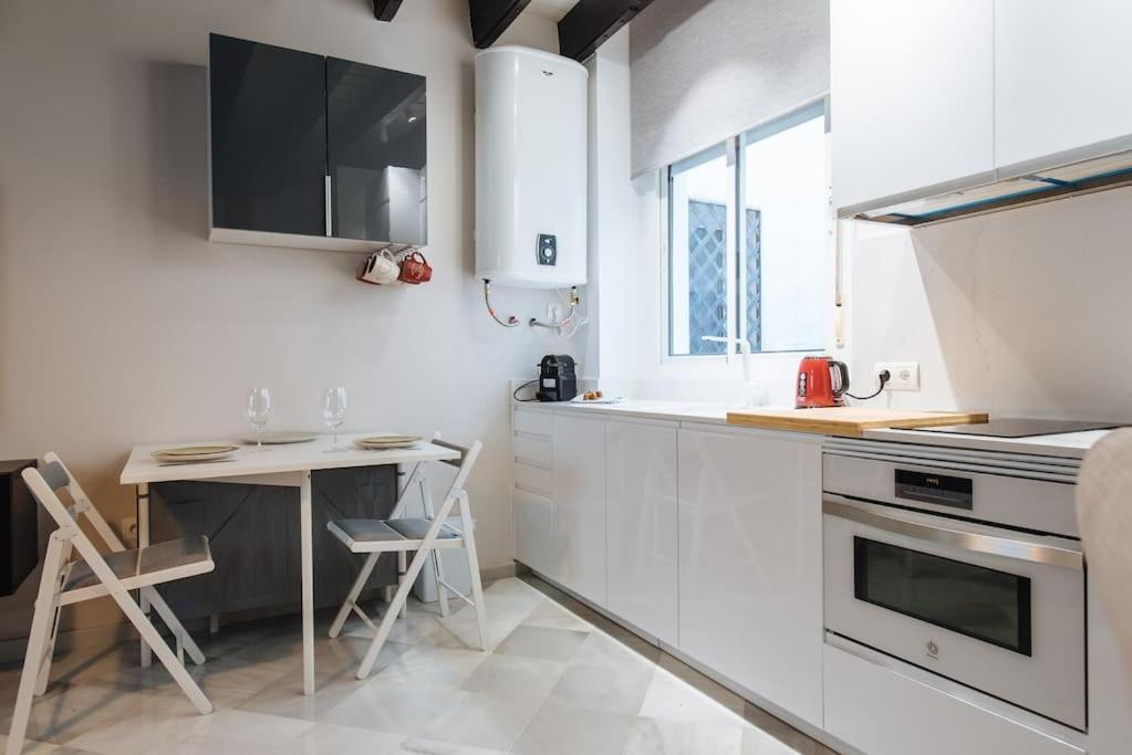 Ad2B Apartment, 300M From Cathedral With 2Br Seville Exterior photo